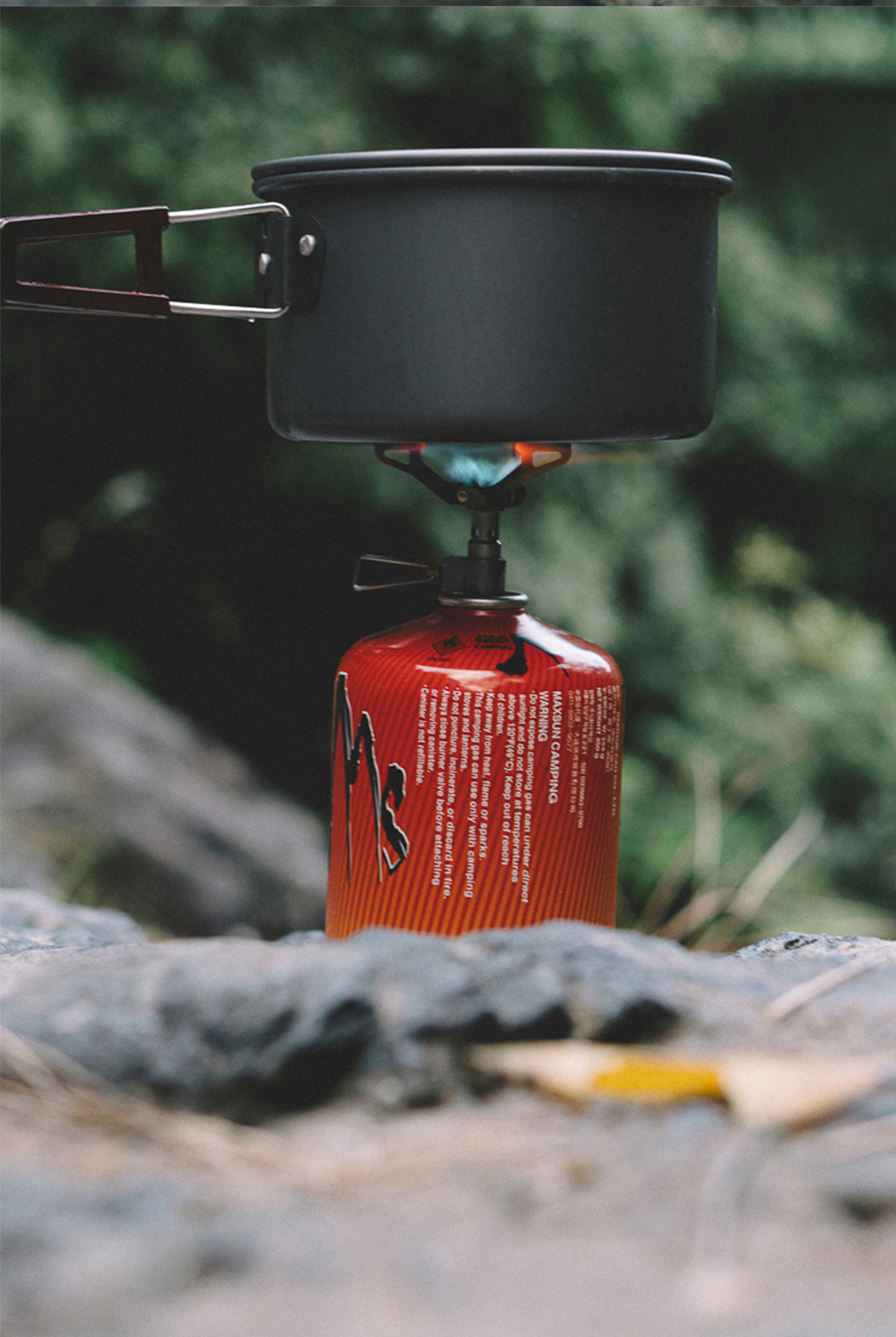 Ultralight Titanium Canister Stove detail
